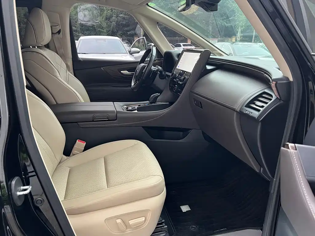 Toyota Vellfire — миниатюра 7