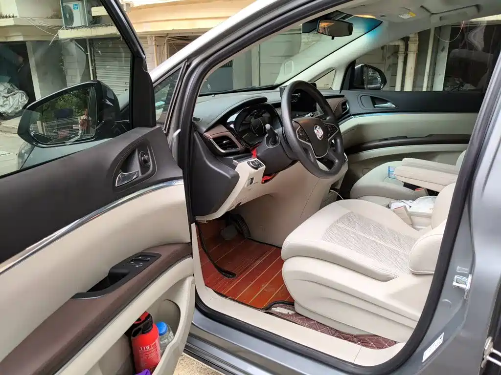 Buick GL8 — миниатюра 17