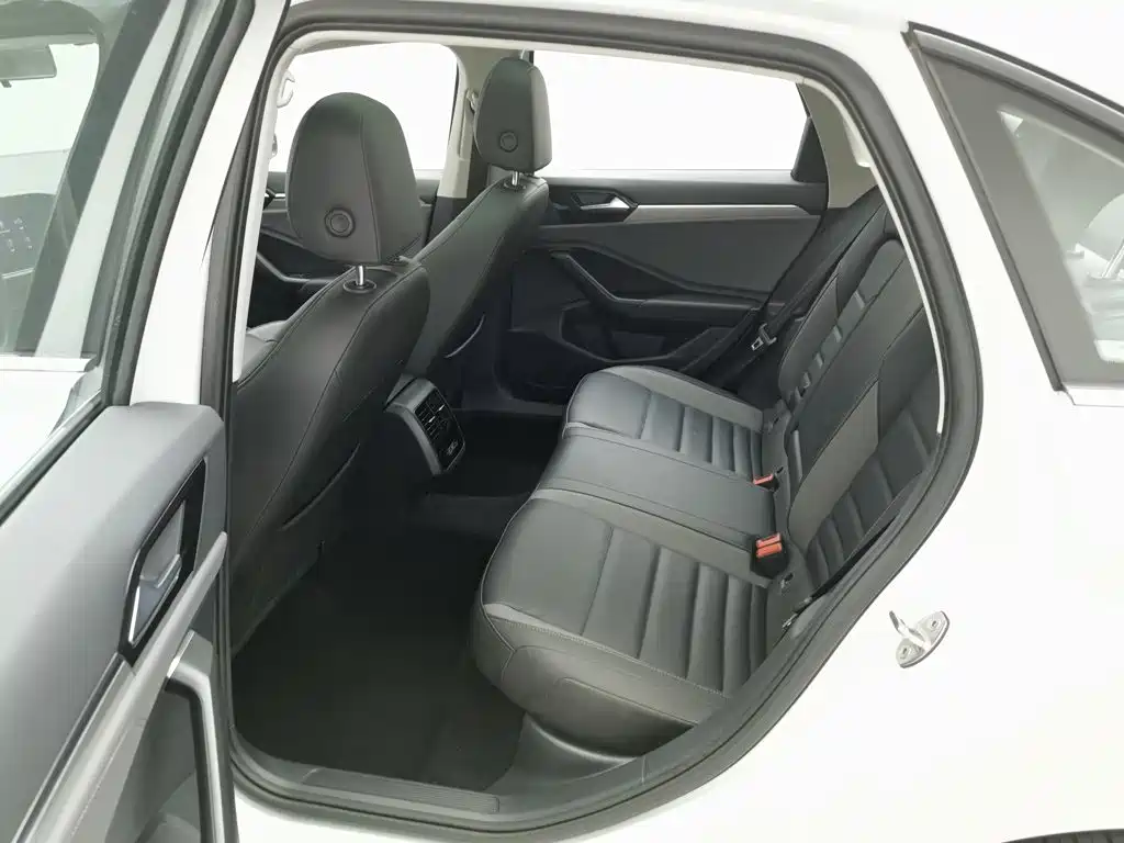 Volkswagen Sagitar — миниатюра 15
