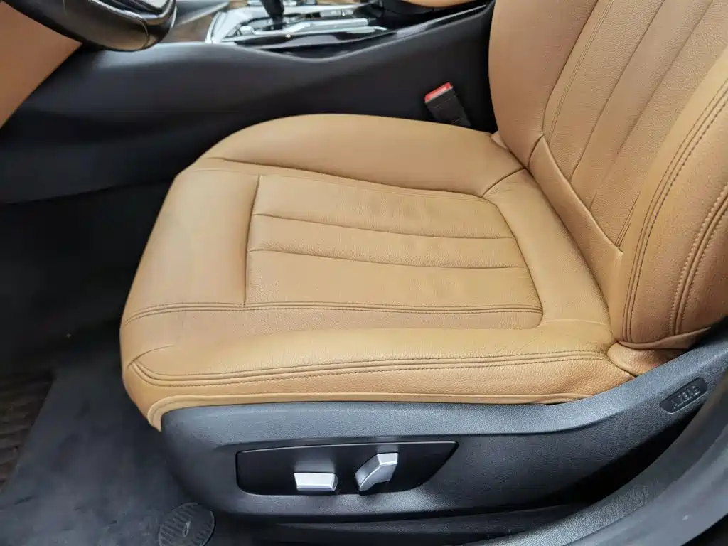 BMW 5 Series — миниатюра 20