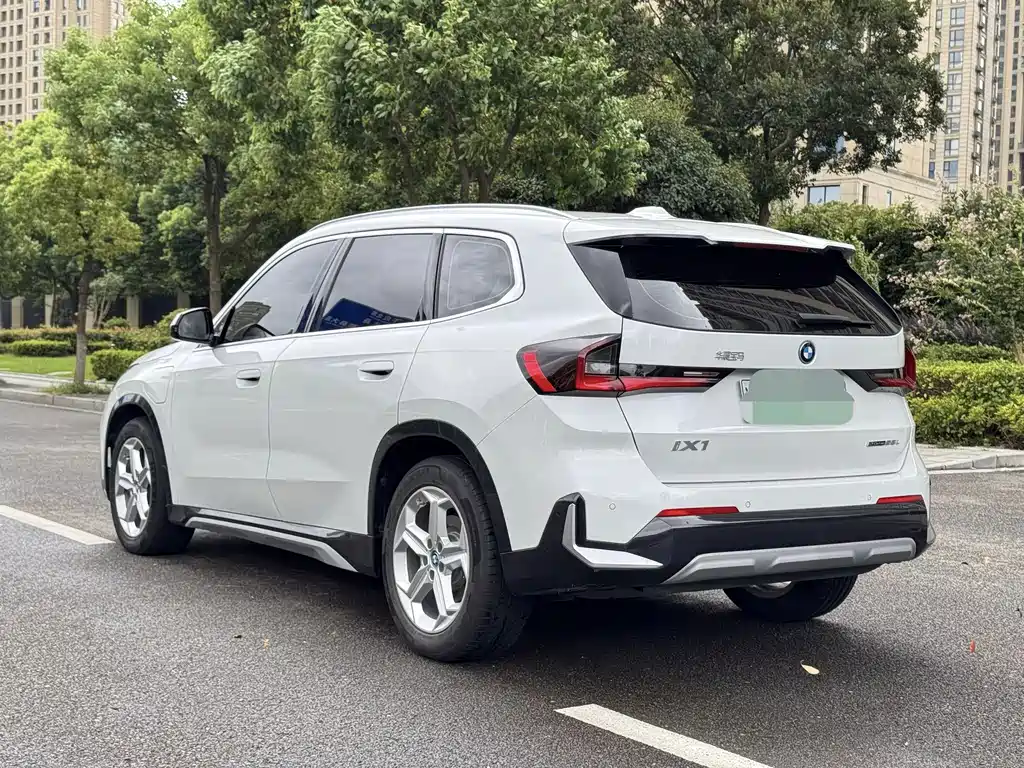 BMW iX1 — миниатюра 6