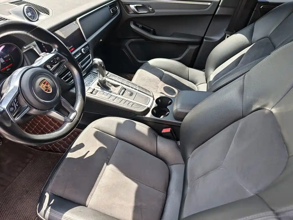 Porsche Macan — миниатюра 4