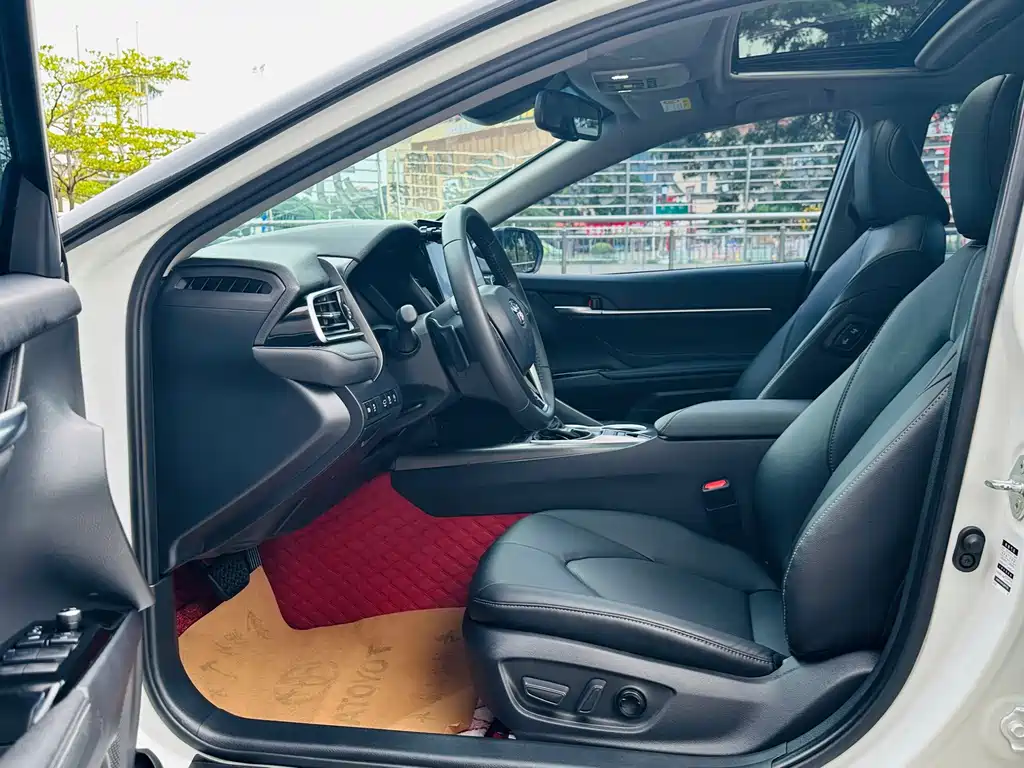 Toyota Camry — миниатюра 13