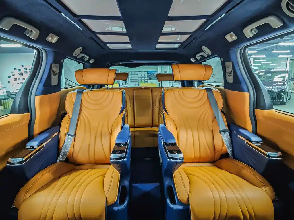 Toyota Sienna — миниатюра 9