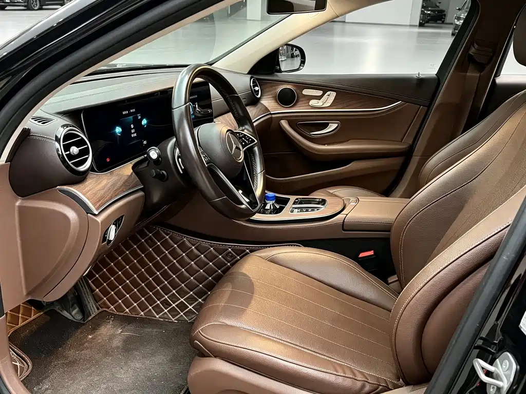 Mercedes-Benz E-Class 2022 — фото 19
