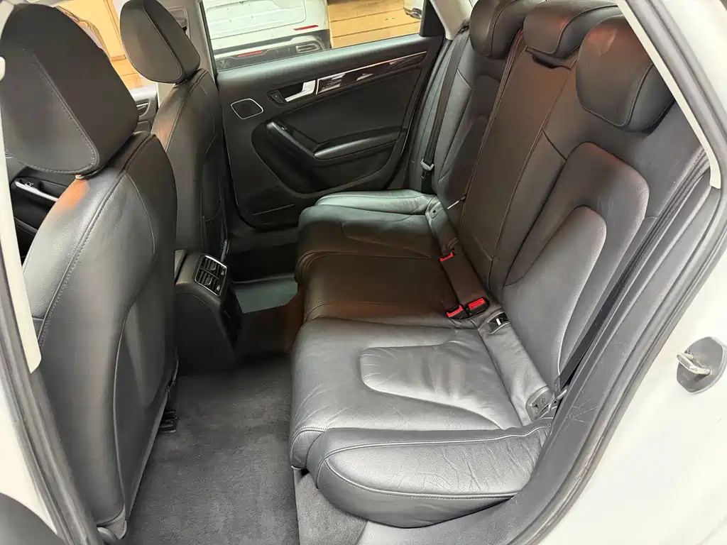 Audi A4L — миниатюра 10