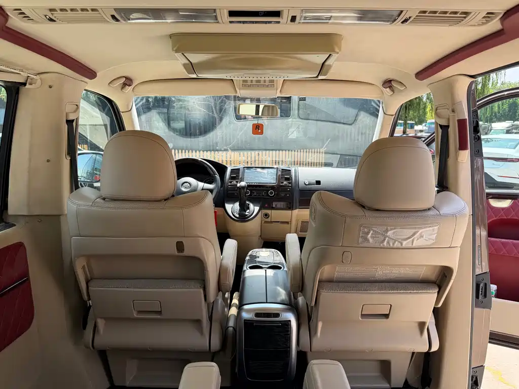 Volkswagen Caravelle — миниатюра 11