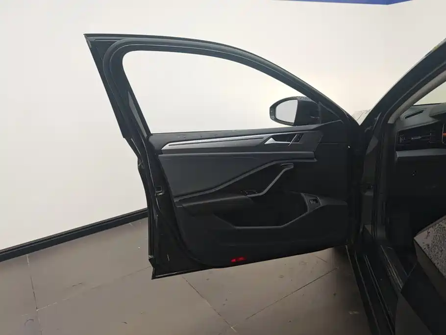 Volkswagen Sagitar — миниатюра 7