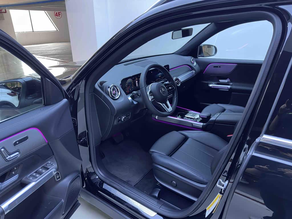 Mercedes-Benz GLB 1.3 л 2021 г. Чёрный, пробег 43000 км