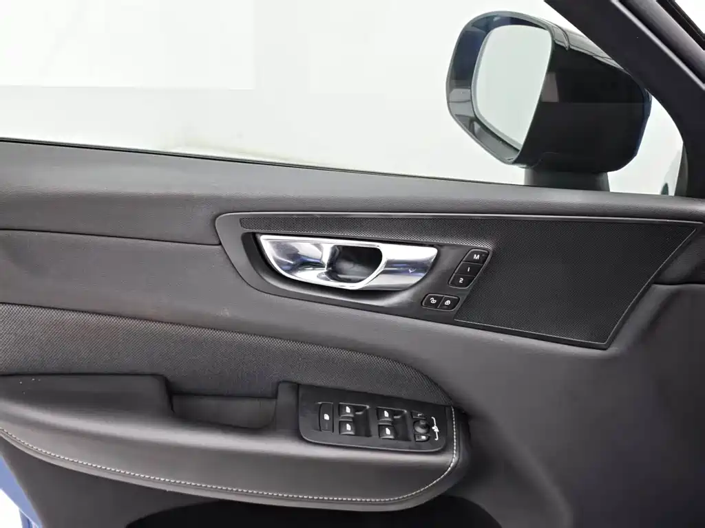 Volvo XC60 — миниатюра 17