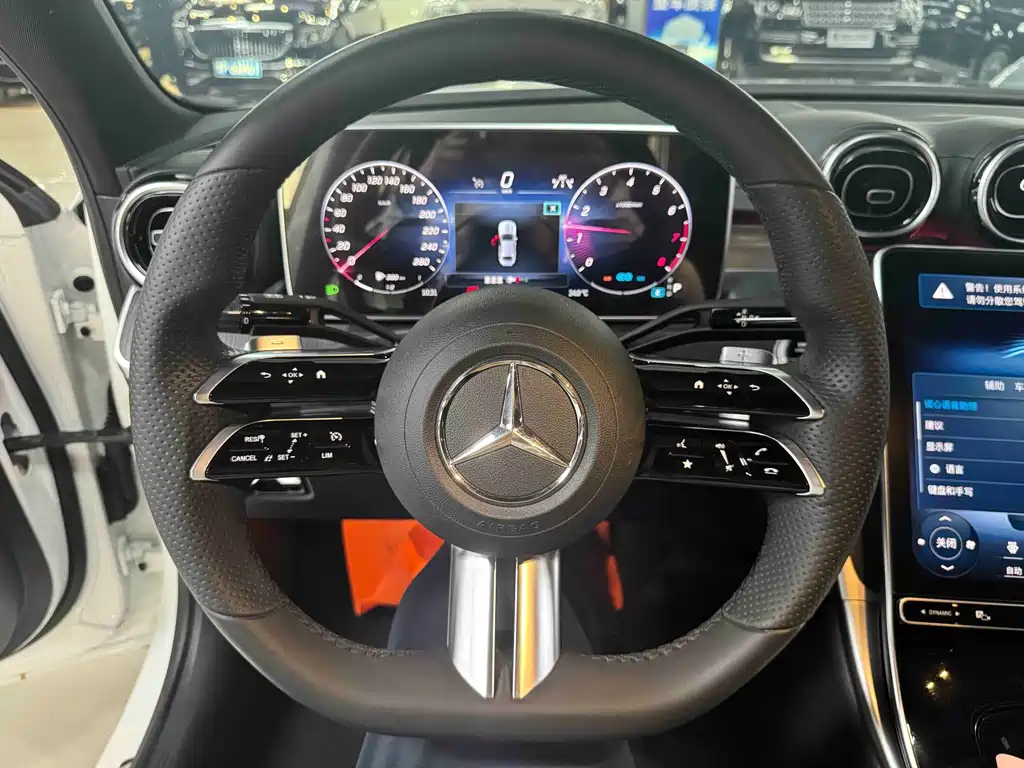 Mercedes-Benz C-Class — миниатюра 11