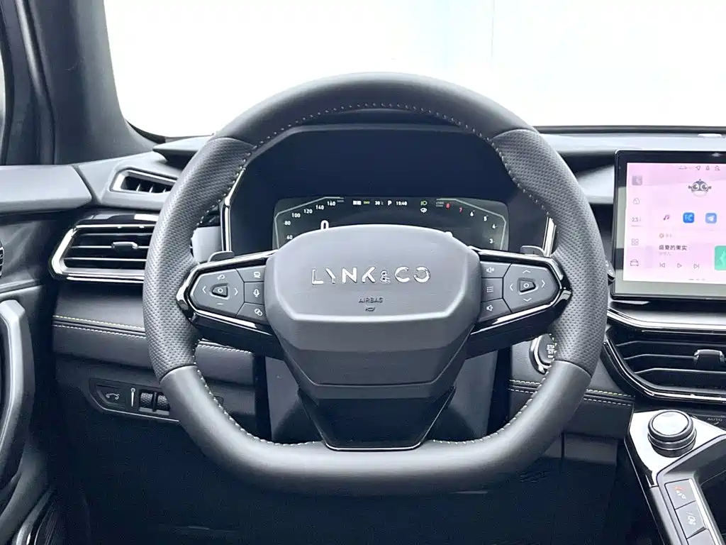 Lynk & Co 06 — миниатюра 16