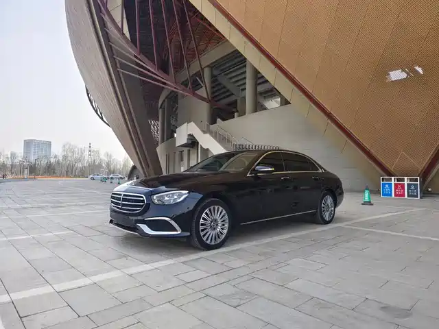 MERCEDES-BENZ E CLASS 2022