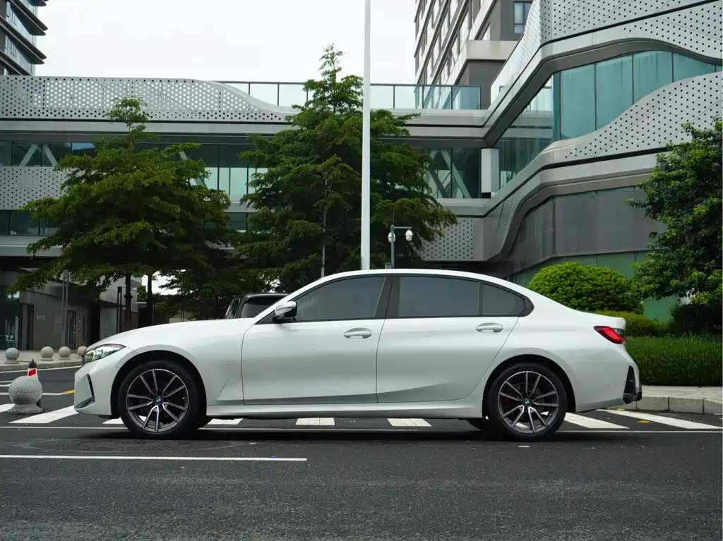 BMW 3 Series 3 2023 325Li M Sport