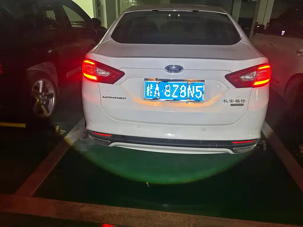 Ford Mondeo — миниатюра 8