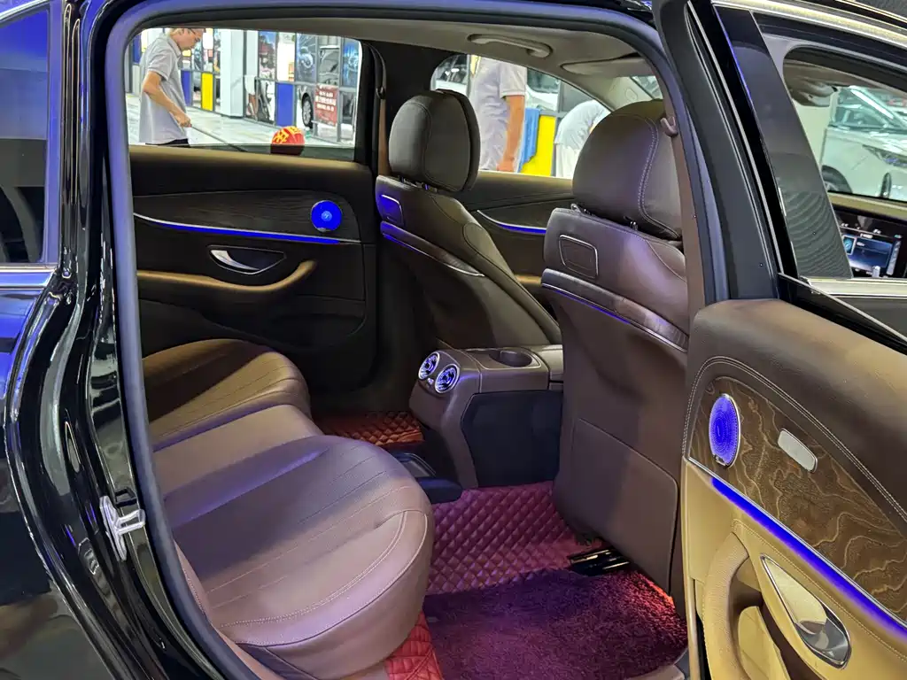 Mercedes-Benz E-Class — миниатюра 21