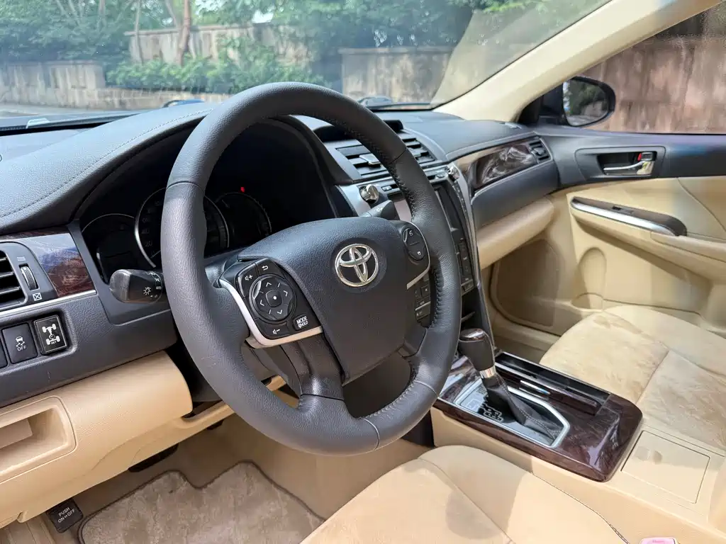 Toyota Camry — миниатюра 6
