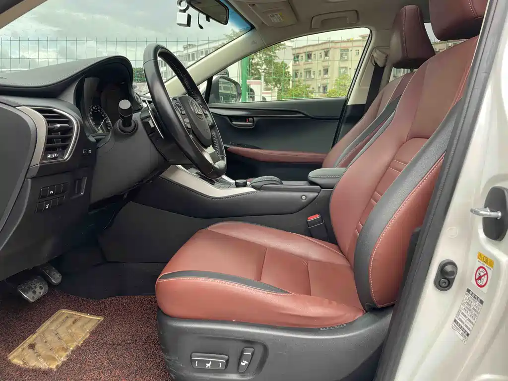 Lexus NX 2015 200t