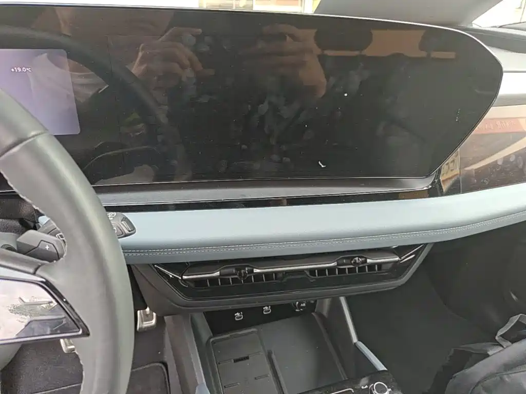 Audi Q6L e-tron — миниатюра 13