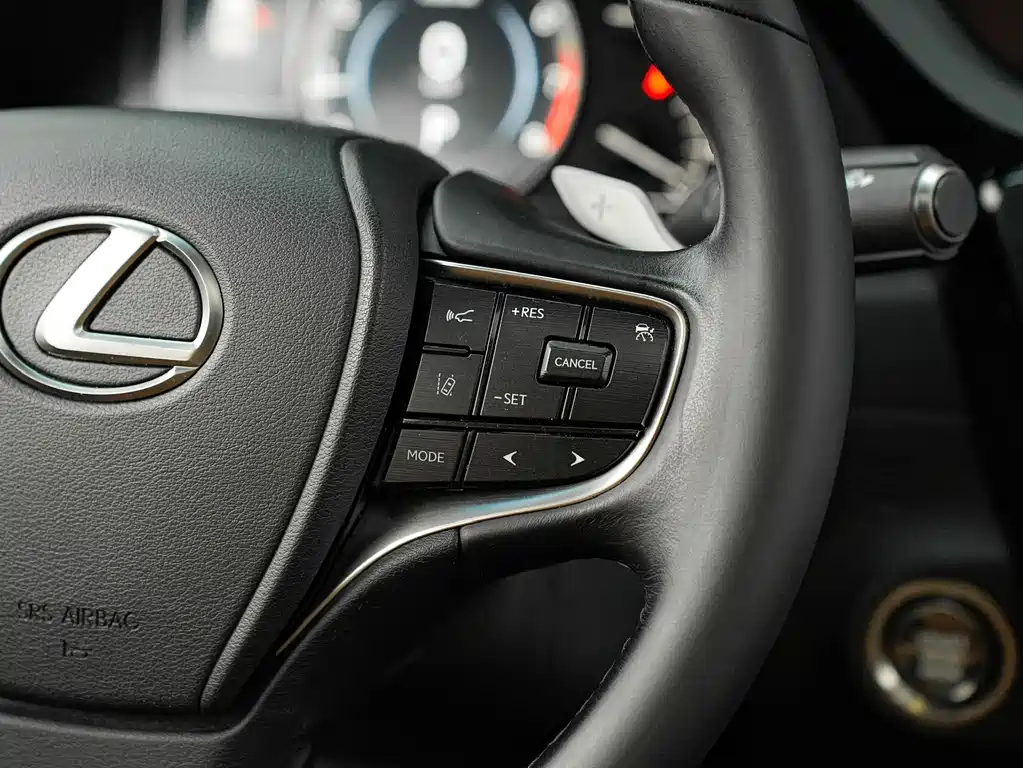 Lexus ES — миниатюра 22