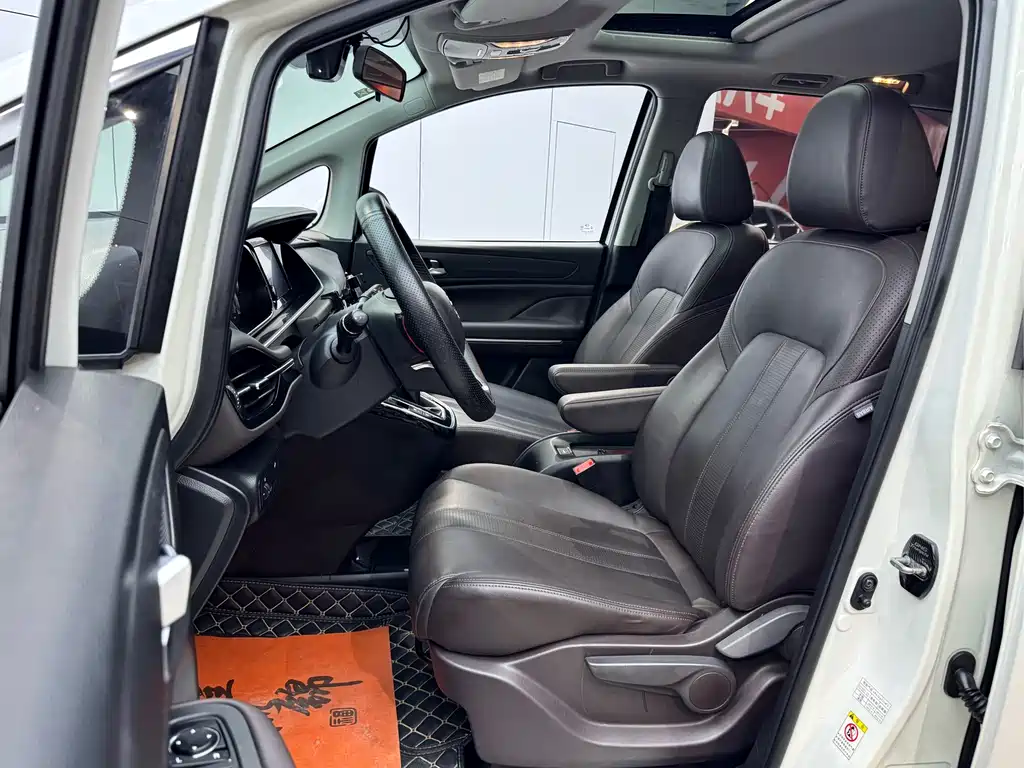 GAC M6 2019 270T DCT Luxury ( мест) VI