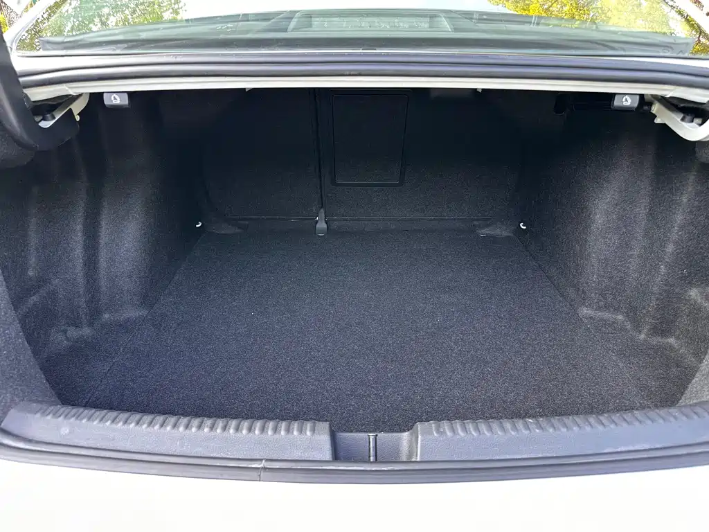 Volkswagen Sagitar — миниатюра 19