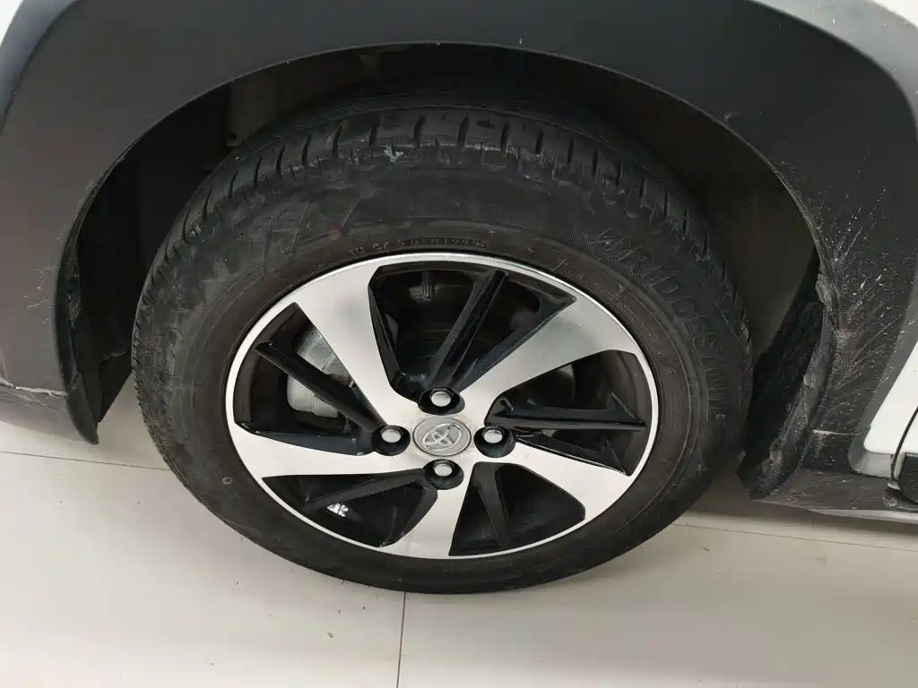 Toyota Yaris L — миниатюра 25