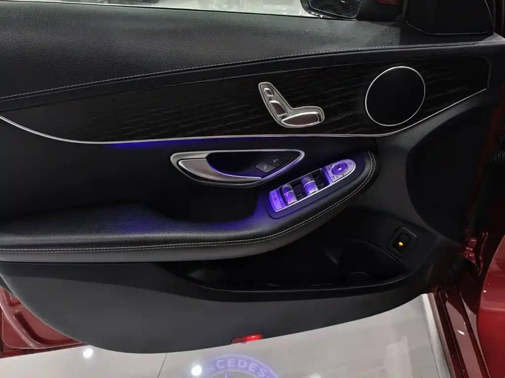Mercedes-Benz C-Class — миниатюра 7