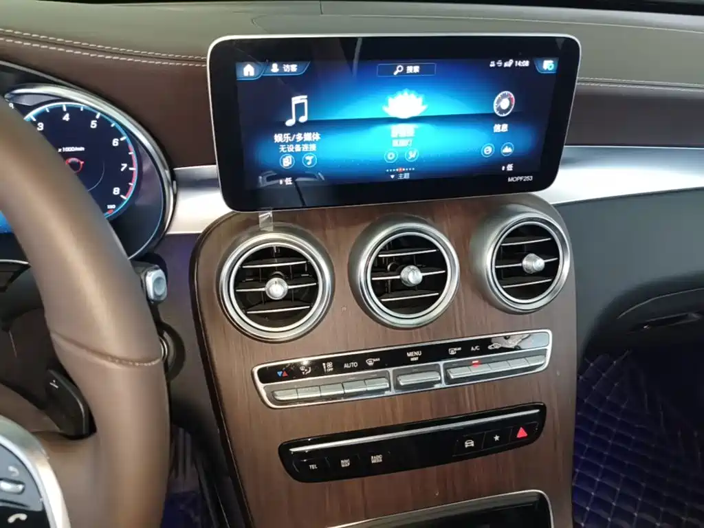 Mercedes-Benz GLC — миниатюра 13