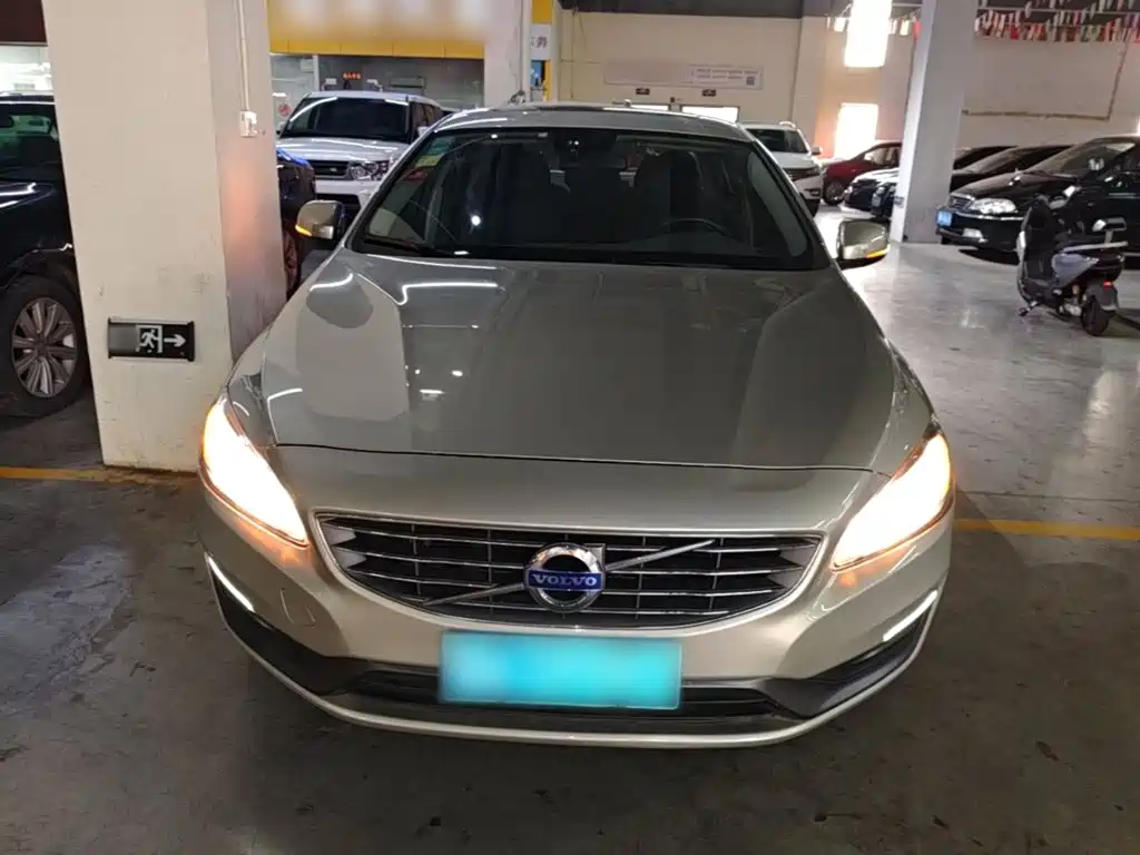 Volvo S60 — миниатюра 3