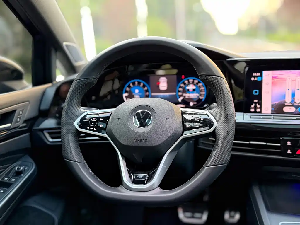 Volkswagen Golf — миниатюра 10