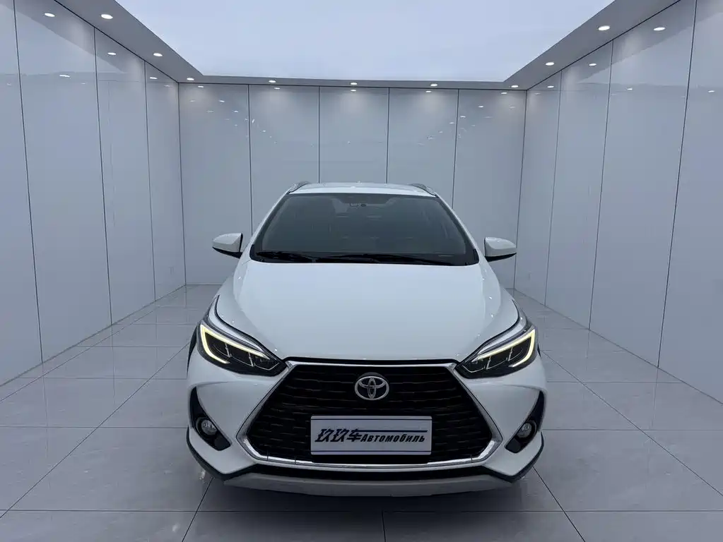 Toyota Yaris L — миниатюра 2