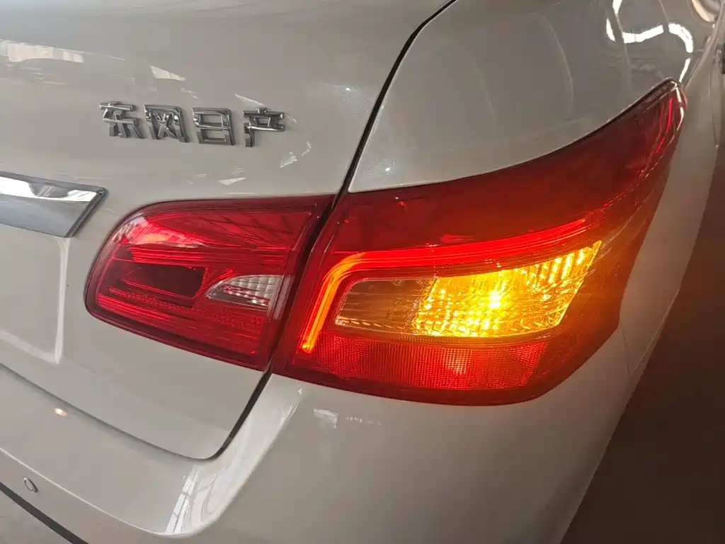 Nissan Sylphy — миниатюра 8