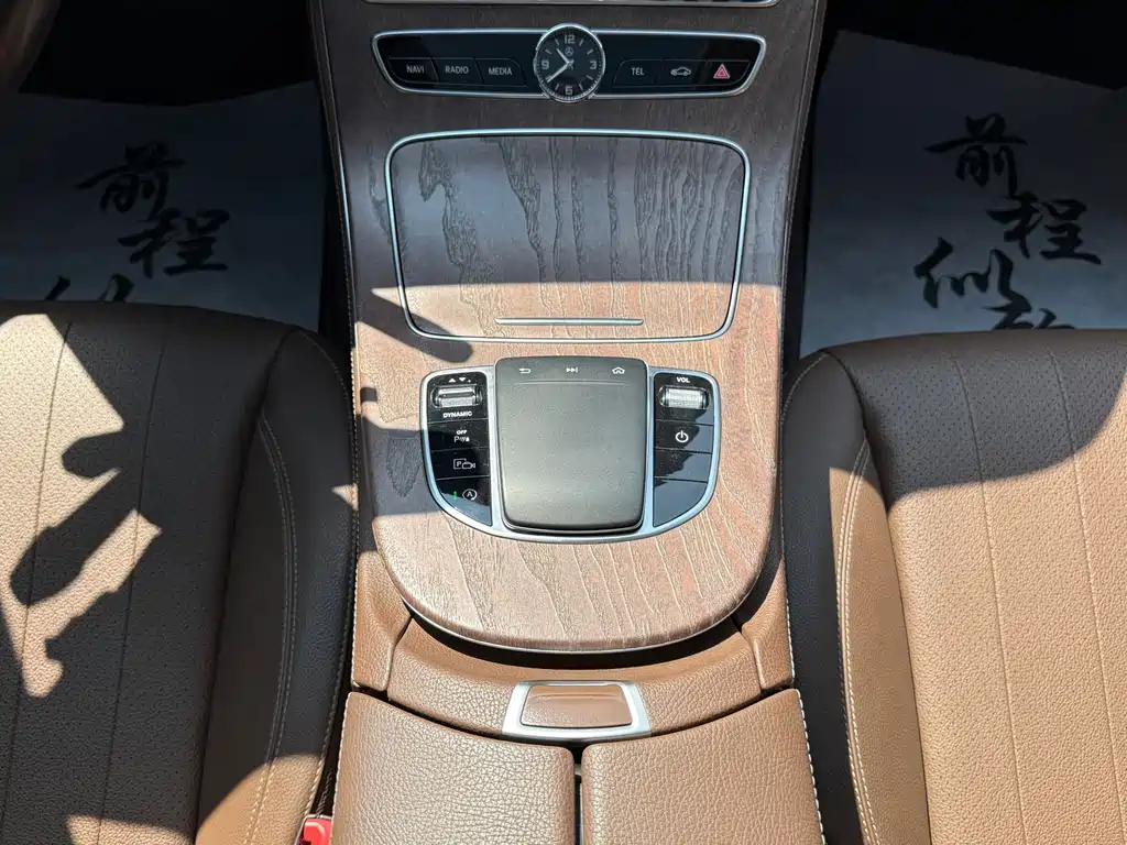 Mercedes-Benz E-Class — миниатюра 17