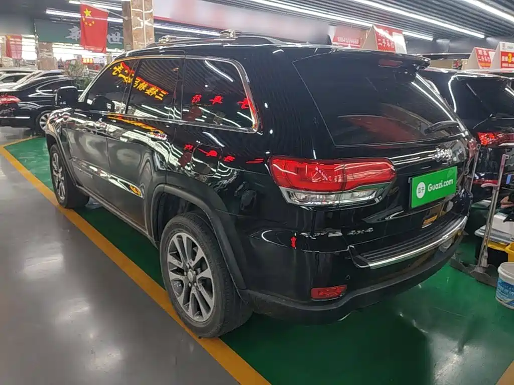 Jeep Grand Cherokee (Import) — миниатюра 5