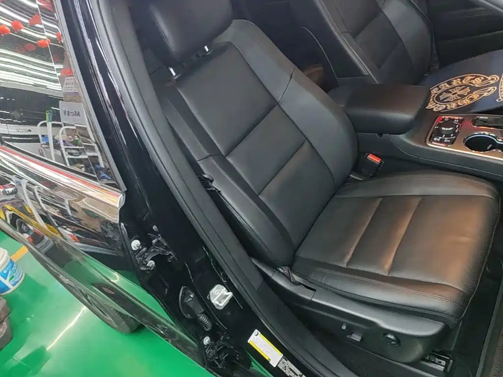 Jeep Grand Cherokee (Import) — миниатюра 25