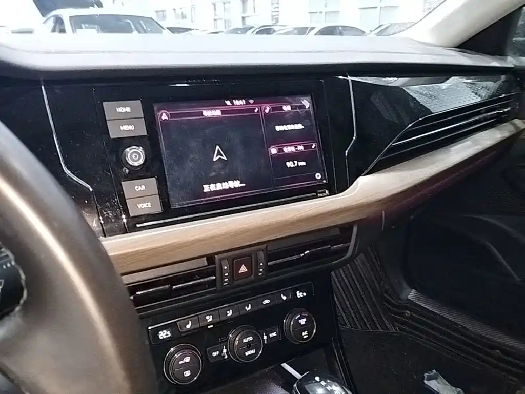 Volkswagen Passat PHEV — миниатюра 13