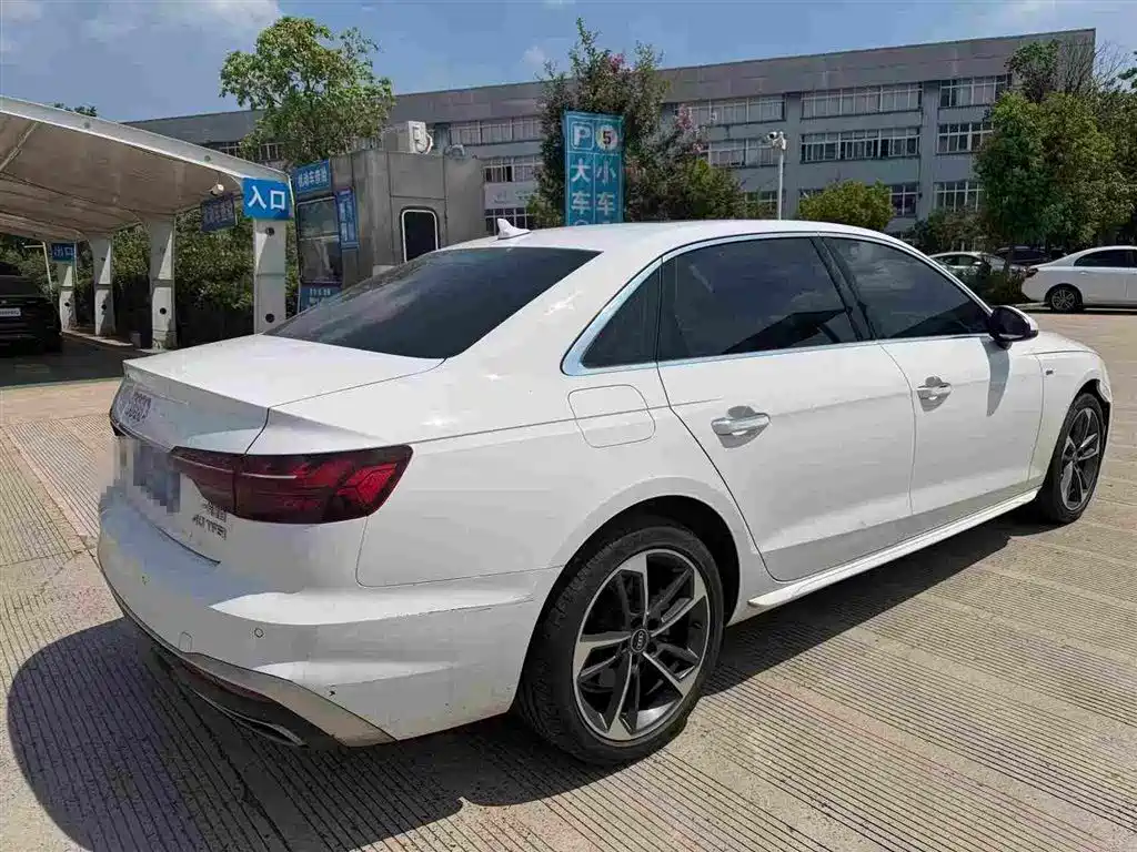 Audi A4L — миниатюра 2