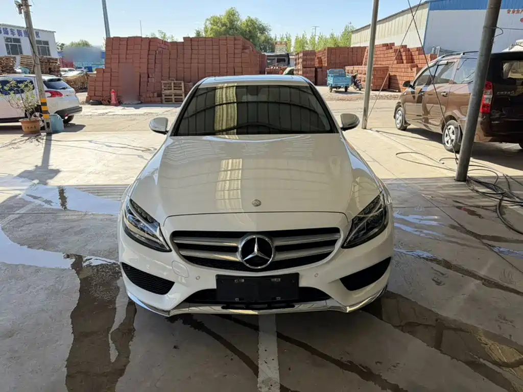 Mercedes-Benz C-Class — миниатюра 3