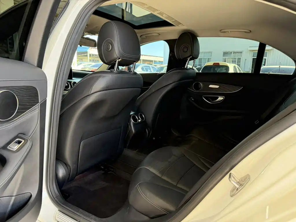 Mercedes-Benz C-Class — миниатюра 10