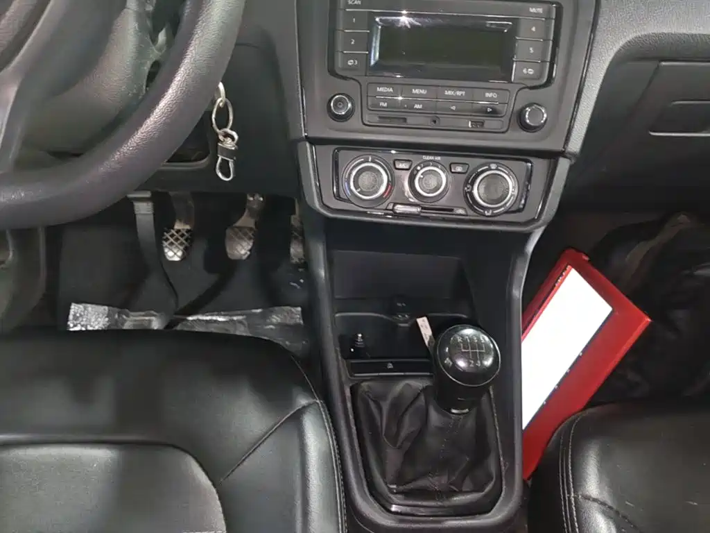 Volkswagen Santana — миниатюра 14