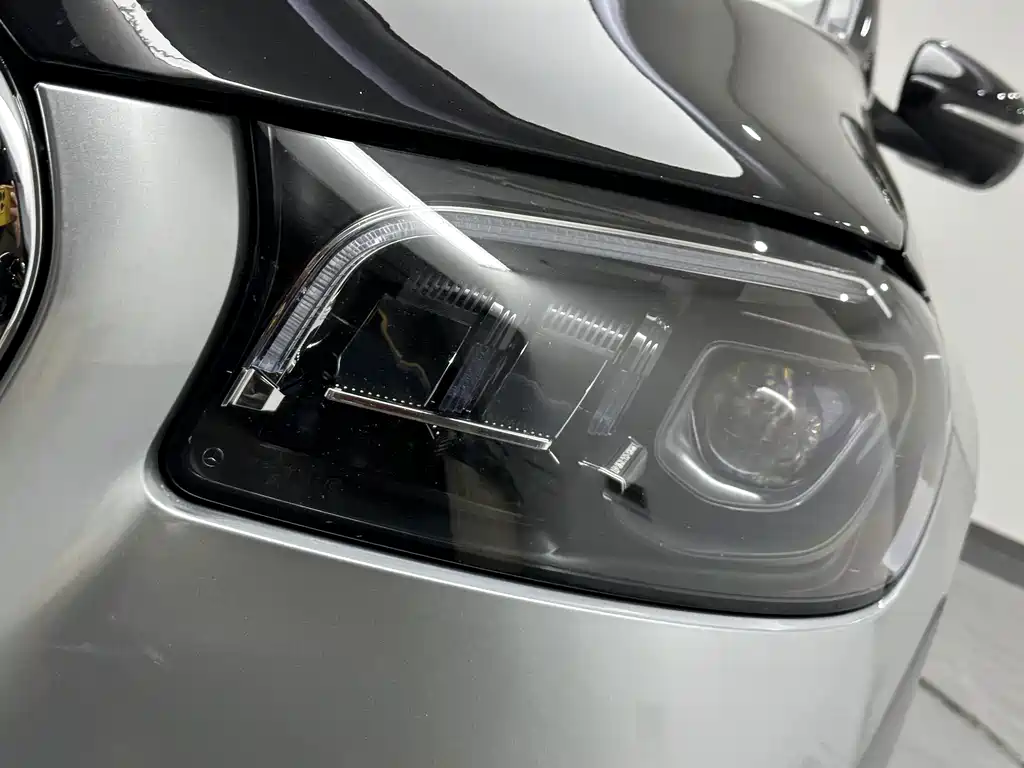 Mercedes-Benz GLS — миниатюра 20