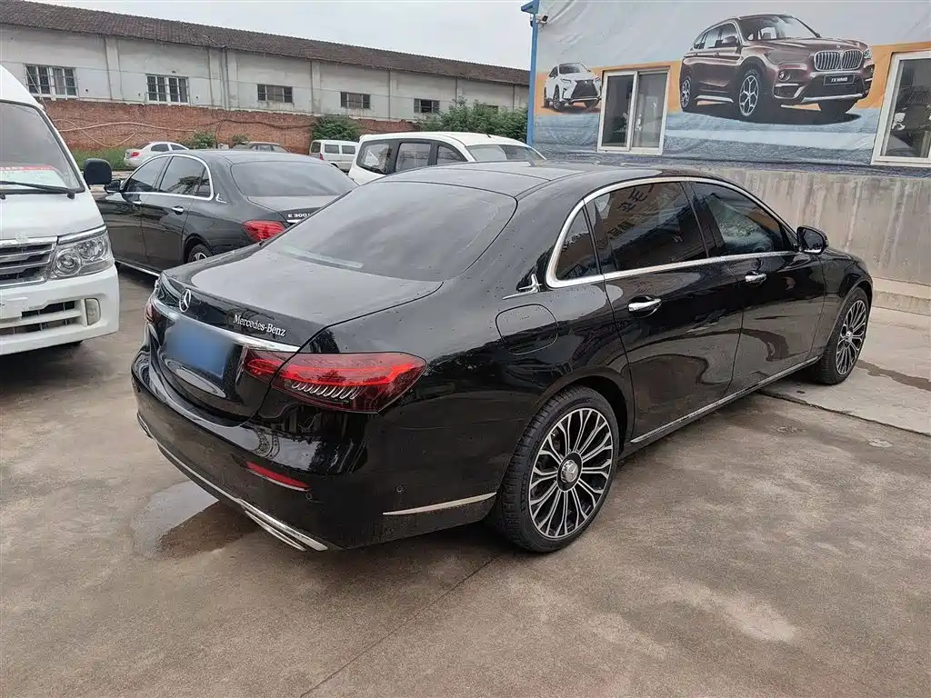 MERCEDES-BENZ E CLASS