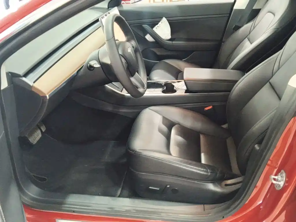 Tesla Model 3 — миниатюра 15