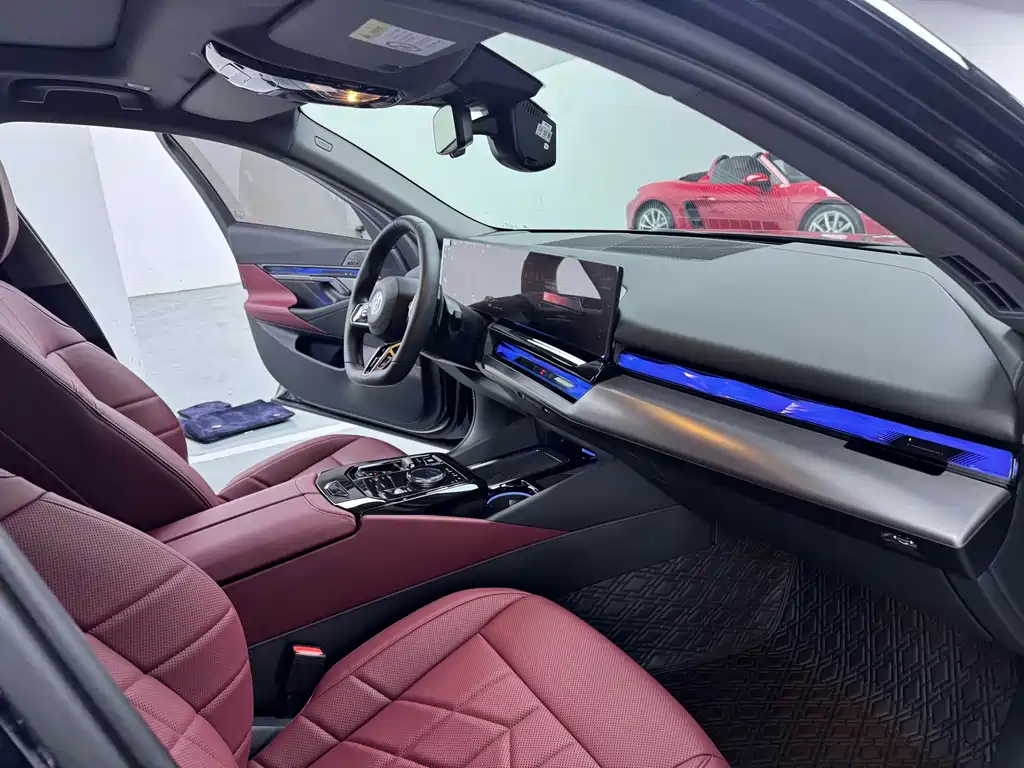 BMW 5 Series — миниатюра 18