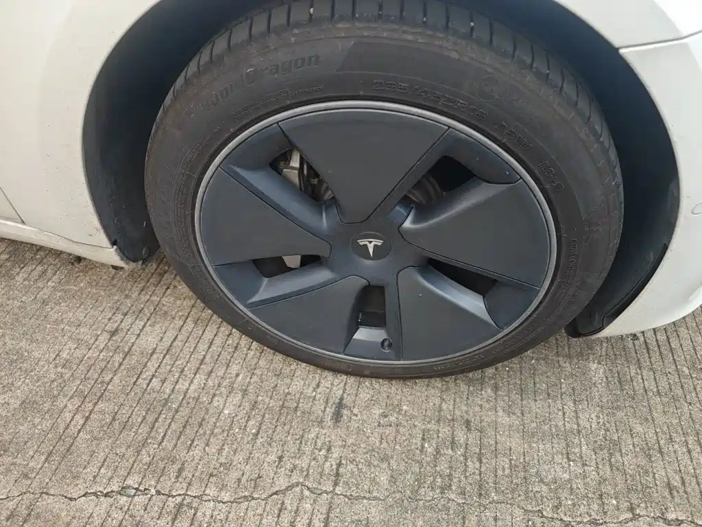 Tesla Model 3 — миниатюра 25