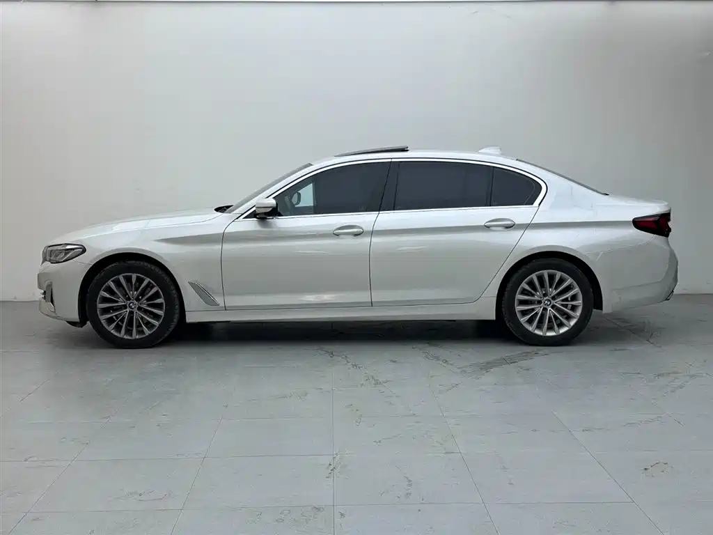 BMW 5 Series — миниатюра 3