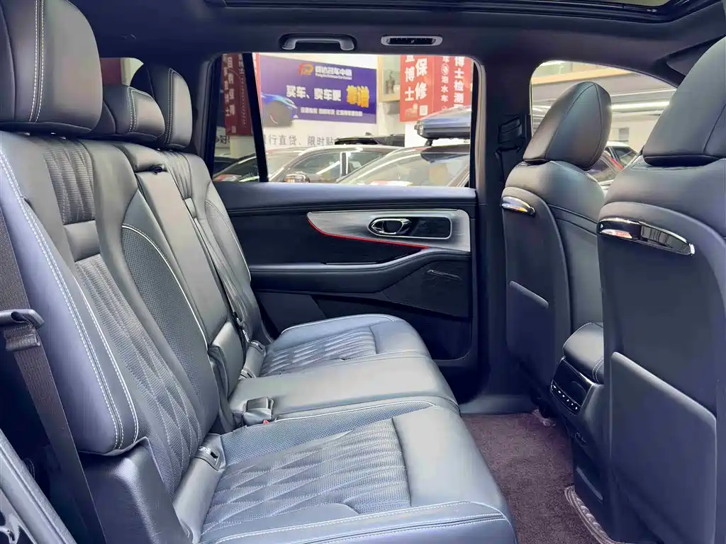 GAC GS8 2022 2.0TM Luxury ( мест)