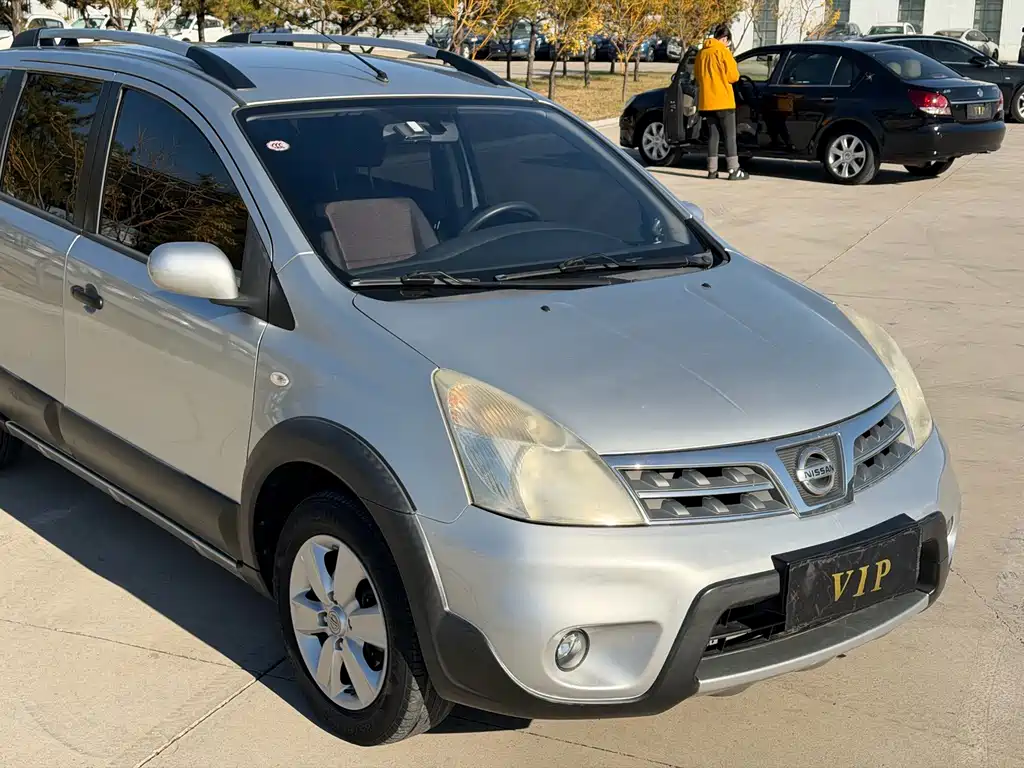 Nissan Livina — миниатюра 5