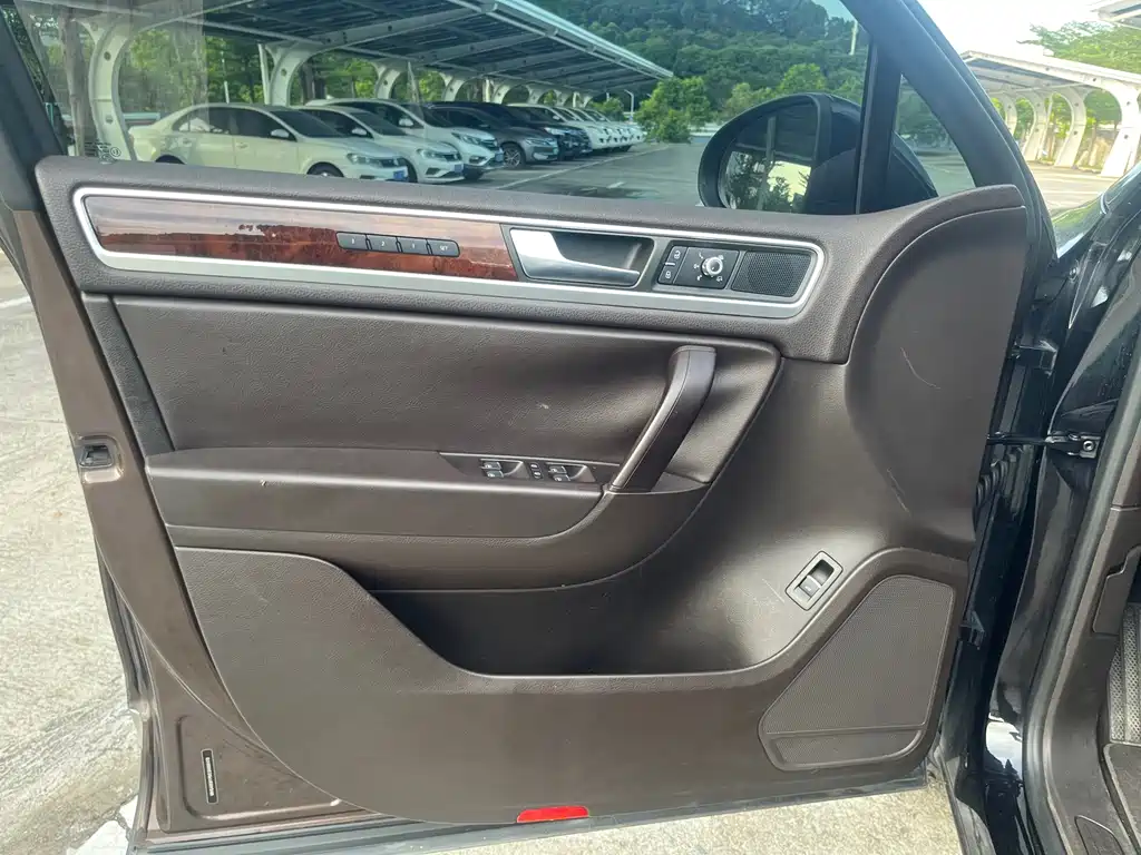 Volkswagen Touareg — миниатюра 15